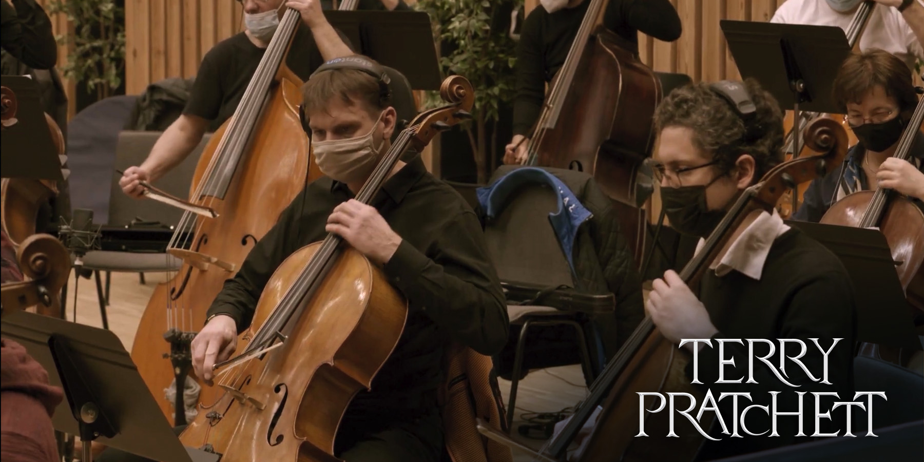Watch a Live Orchestra perform the full Discworld theme Terry Pratchett